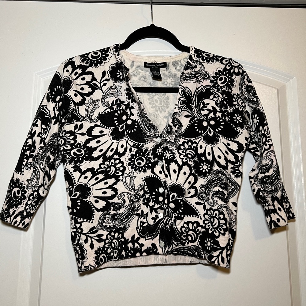 Alexandra Bartlett Women’s Petite XS Cardigan Black and White Floral